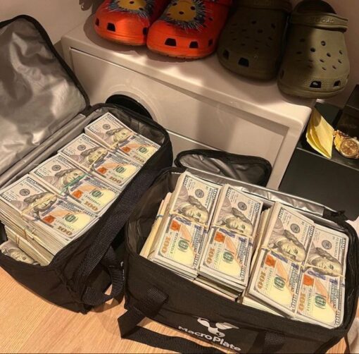 100 US Dollar Bills